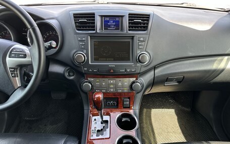 Toyota Highlander III, 2012 год, 1 850 000 рублей, 15 фотография