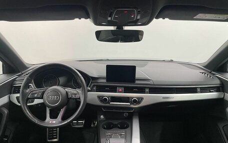 Audi A4, 2018 год, 2 577 000 рублей, 10 фотография