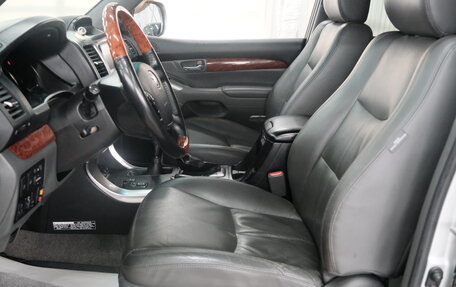 Toyota Land Cruiser Prado 120 рестайлинг, 2006 год, 2 099 000 рублей, 8 фотография