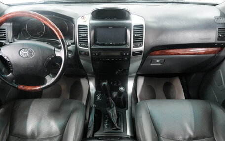 Toyota Land Cruiser Prado 120 рестайлинг, 2006 год, 2 099 000 рублей, 17 фотография
