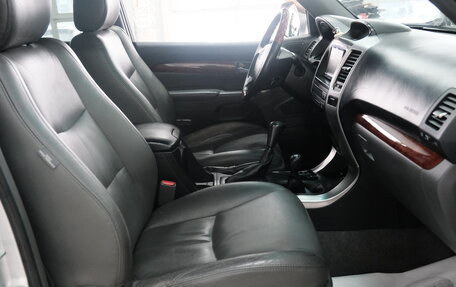 Toyota Land Cruiser Prado 120 рестайлинг, 2006 год, 2 099 000 рублей, 26 фотография