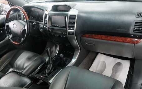 Toyota Land Cruiser Prado 120 рестайлинг, 2006 год, 2 099 000 рублей, 25 фотография
