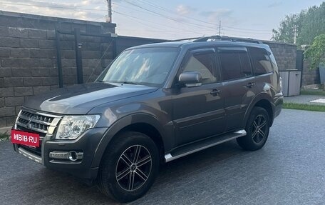 Mitsubishi Pajero IV, 2015 год, 2 900 000 рублей, 2 фотография