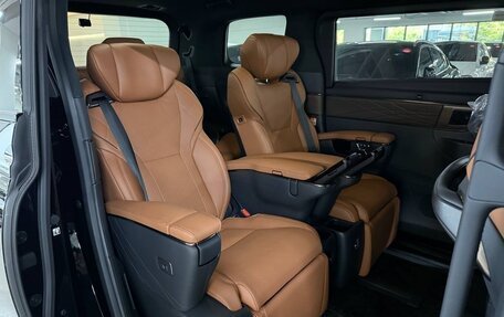 Toyota Alphard, 2025 год, 16 790 000 рублей, 14 фотография