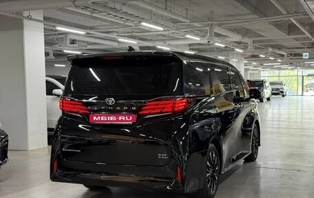 Toyota Alphard, 2025 год, 16 790 000 рублей, 7 фотография
