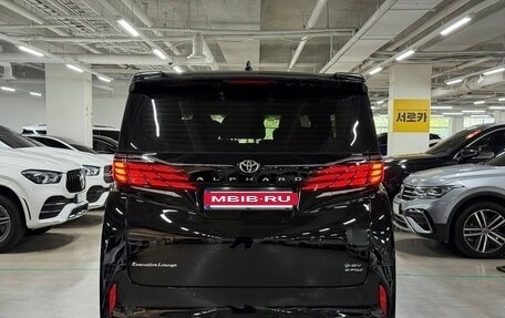 Toyota Alphard, 2025 год, 16 790 000 рублей, 6 фотография