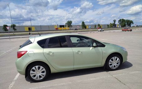 Opel Astra J, 2011 год, 645 000 рублей, 3 фотография