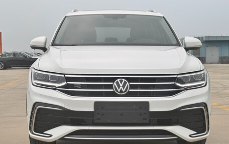 Volkswagen Tiguan II, 2022 год, 2 480 000 рублей, 4 фотография