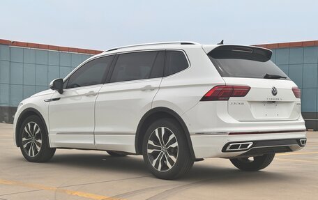 Volkswagen Tiguan II, 2022 год, 2 480 000 рублей, 11 фотография