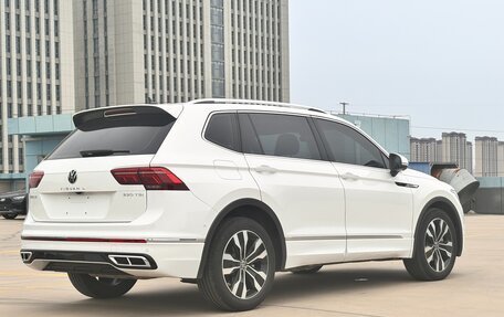 Volkswagen Tiguan II, 2022 год, 2 480 000 рублей, 8 фотография