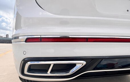 Volkswagen Tiguan II, 2022 год, 2 480 000 рублей, 13 фотография