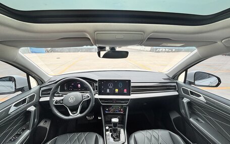 Volkswagen Tiguan II, 2022 год, 2 480 000 рублей, 25 фотография