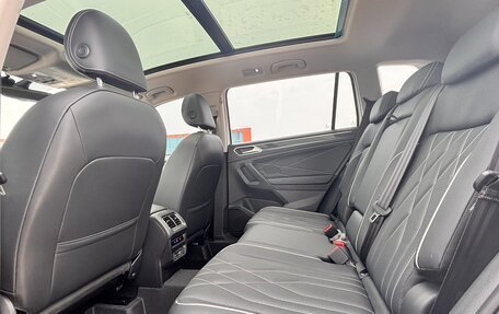 Volkswagen Tiguan II, 2022 год, 2 480 000 рублей, 37 фотография
