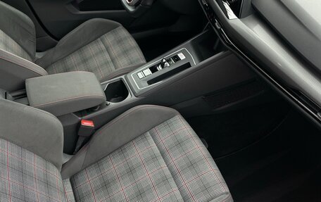 Volkswagen Golf GTI, 2022 год, 2 050 000 рублей, 10 фотография