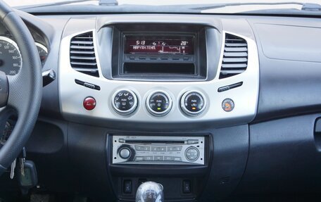 Mitsubishi L200 IV рестайлинг, 2013 год, 1 690 000 рублей, 10 фотография
