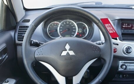Mitsubishi L200 IV рестайлинг, 2013 год, 1 690 000 рублей, 5 фотография