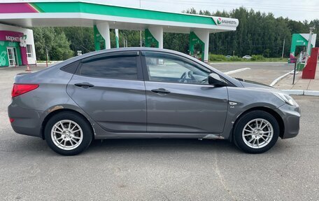 Hyundai Solaris II рестайлинг, 2012 год, 700 000 рублей, 2 фотография
