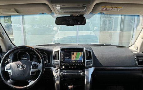 Toyota Land Cruiser 200, 2015 год, 3 960 000 рублей, 10 фотография