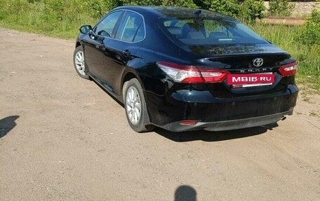 Toyota Camry, 2021 год, 2 650 000 рублей, 2 фотография