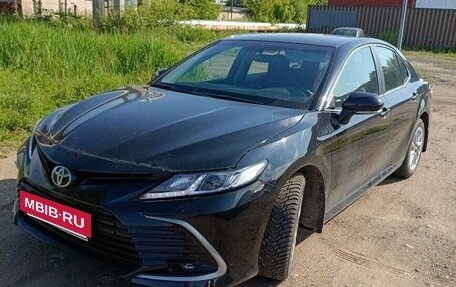 Toyota Camry, 2021 год, 2 650 000 рублей, 4 фотография