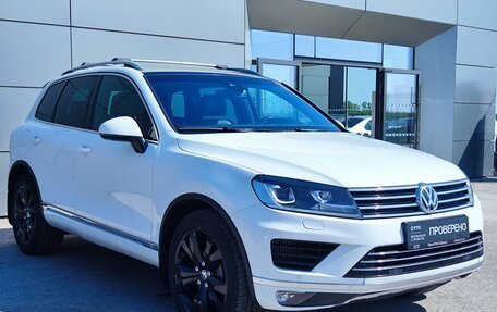 Volkswagen Touareg III, 2015 год, 3 049 000 рублей, 3 фотография