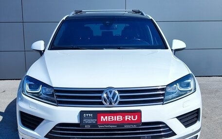 Volkswagen Touareg III, 2015 год, 3 049 000 рублей, 2 фотография