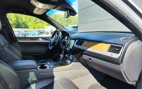 Volkswagen Touareg III, 2015 год, 3 049 000 рублей, 13 фотография