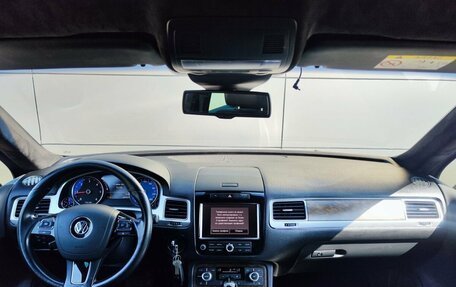 Volkswagen Touareg III, 2015 год, 3 049 000 рублей, 17 фотография