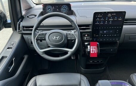 Hyundai Staria, 2025 год, 7 090 000 рублей, 14 фотография