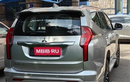 Mitsubishi Montero Sport, 2023 год, 5 800 000 рублей, 5 фотография