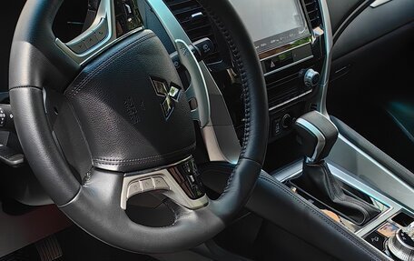 Mitsubishi Montero Sport, 2023 год, 5 800 000 рублей, 10 фотография