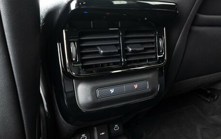 Land Rover Range Rover Evoque II, 2024 год, 5 750 000 рублей, 28 фотография