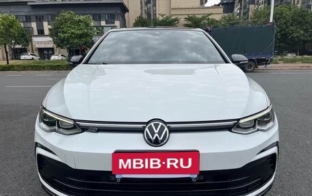 Volkswagen Golf VIII, 2022 год, 2 320 000 рублей, 2 фотография
