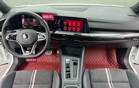 Volkswagen Golf VIII, 2022 год, 2 320 000 рублей, 9 фотография