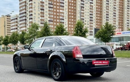 Chrysler 300C II, 2005 год, 650 000 рублей, 7 фотография