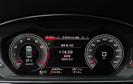 Audi A8, 2022 год, 5 860 080 рублей, 2 фотография