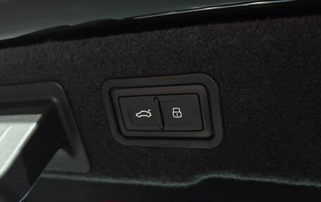 Audi A8, 2022 год, 5 860 080 рублей, 17 фотография