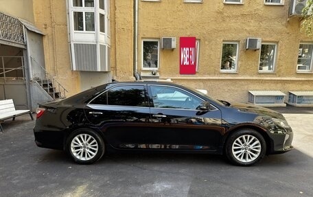 Toyota Camry, 2017 год, 2 300 000 рублей, 2 фотография