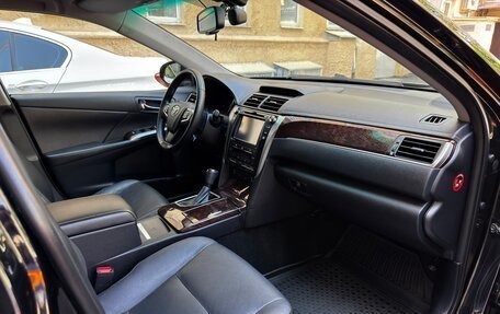Toyota Camry, 2017 год, 2 300 000 рублей, 14 фотография
