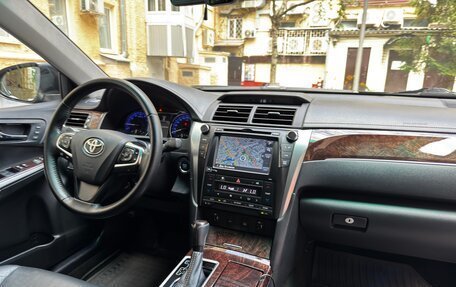 Toyota Camry, 2017 год, 2 300 000 рублей, 18 фотография