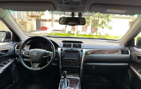 Toyota Camry, 2017 год, 2 300 000 рублей, 10 фотография