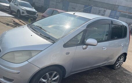 Mitsubishi Colt VI рестайлинг, 2002 год, 300 000 рублей, 2 фотография