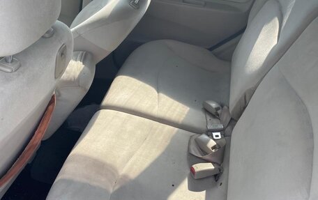 Mitsubishi Colt VI рестайлинг, 2002 год, 300 000 рублей, 9 фотография