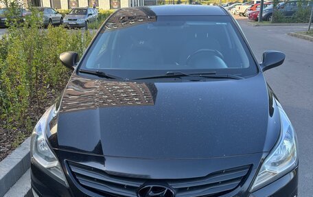 Hyundai Solaris II рестайлинг, 2015 год, 850 000 рублей, 2 фотография