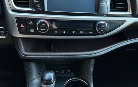 Toyota Highlander III, 2014 год, 2 750 000 рублей, 21 фотография