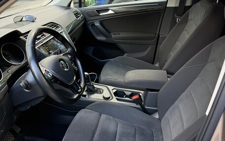 Volkswagen Tiguan II, 2018 год, 2 470 000 рублей, 11 фотография