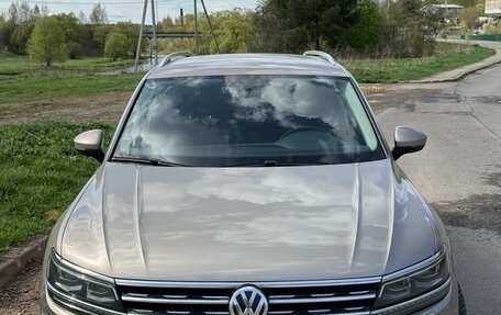 Volkswagen Tiguan II, 2018 год, 2 470 000 рублей, 8 фотография