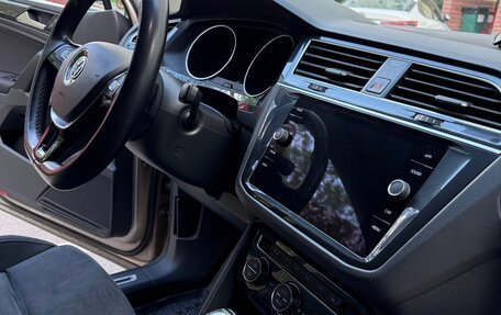 Volkswagen Tiguan II, 2018 год, 2 470 000 рублей, 15 фотография