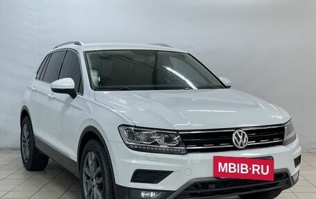 Volkswagen Tiguan II, 2017 год, 2 150 000 рублей, 2 фотография