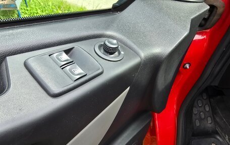 Renault Trafic, 2015 год, 2 880 000 рублей, 2 фотография